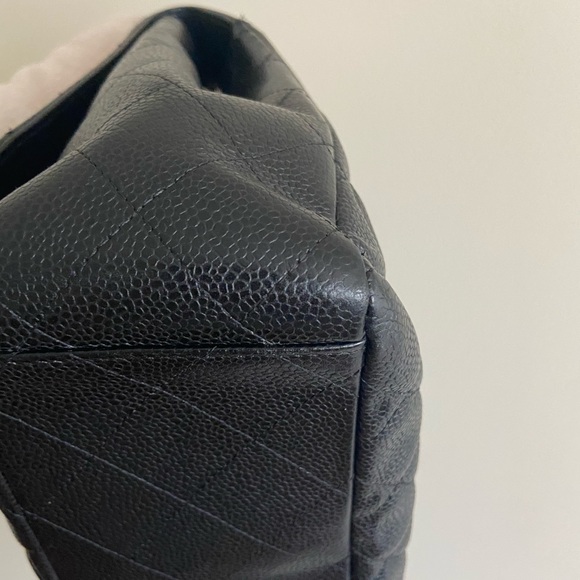 Chanel black quilted caviar single flap maxi - Picture 6 of 8